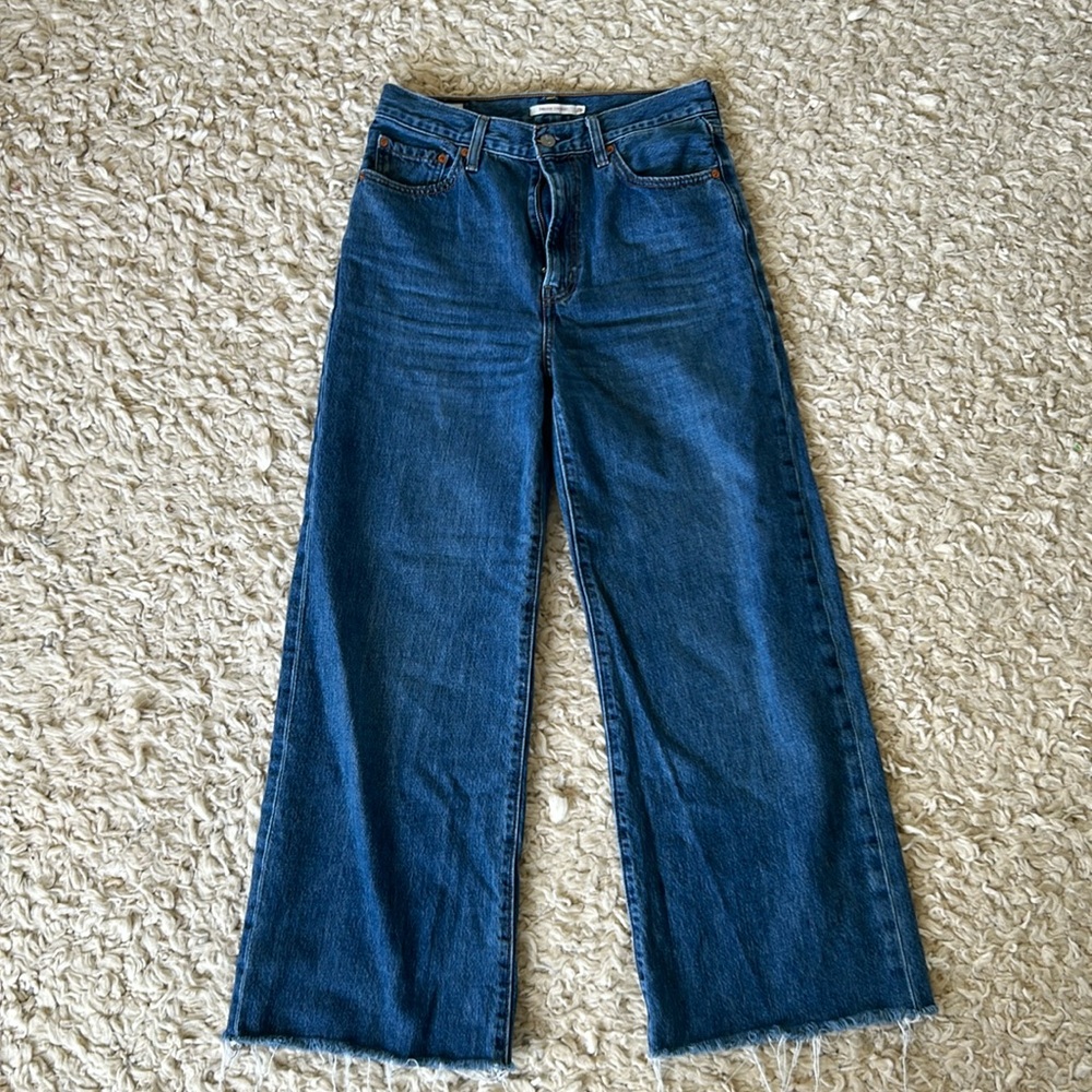 Levi’s wide leg straight ribcage Jean